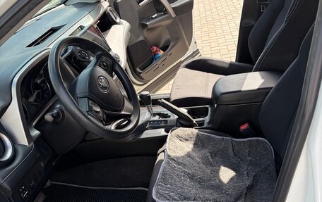 Toyota RAV4, 2016 год, 2 200 000 рублей, 15 фотография