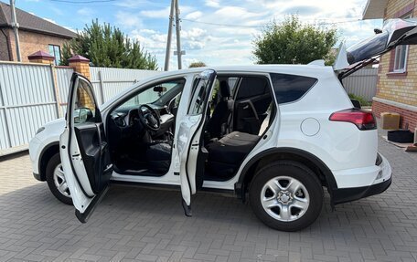 Toyota RAV4, 2016 год, 2 200 000 рублей, 24 фотография