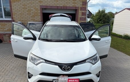 Toyota RAV4, 2016 год, 2 200 000 рублей, 25 фотография