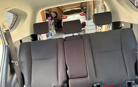 Toyota RAV4, 2016 год, 2 200 000 рублей, 19 фотография