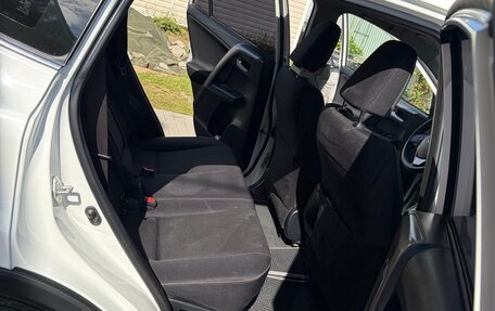 Toyota RAV4, 2016 год, 2 200 000 рублей, 36 фотография