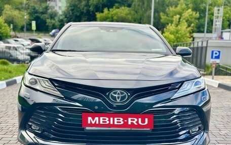 Toyota Camry, 2019 год, 2 950 000 рублей, 4 фотография