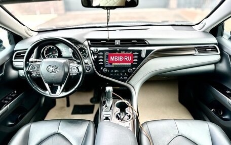 Toyota Camry, 2019 год, 2 950 000 рублей, 6 фотография