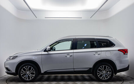 Mitsubishi Outlander III рестайлинг 3, 2018 год, 1 450 000 рублей, 2 фотография