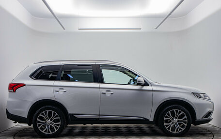 Mitsubishi Outlander III рестайлинг 3, 2018 год, 1 450 000 рублей, 7 фотография