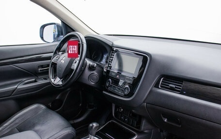 Mitsubishi Outlander III рестайлинг 3, 2018 год, 1 450 000 рублей, 11 фотография