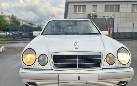 Mercedes-Benz E-Класс, 1995 год, 500 000 рублей, 1 фотография