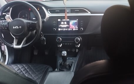 KIA Rio IV, 2022 год, 1 690 000 рублей, 26 фотография