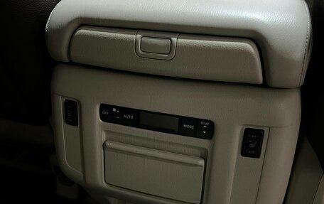 Nissan Patrol, 2011 год, 2 650 000 рублей, 28 фотография