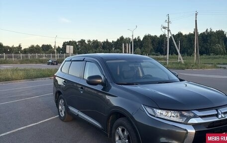Mitsubishi Outlander III рестайлинг 3, 2015 год, 1 550 000 рублей, 3 фотография