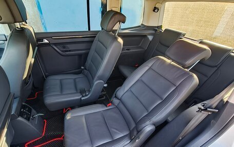 Volkswagen Touran III, 2015 год, 1 240 000 рублей, 14 фотография