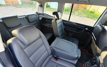 Volkswagen Touran III, 2015 год, 1 240 000 рублей, 18 фотография