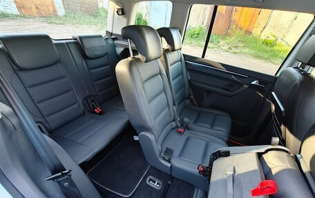 Volkswagen Touran III, 2015 год, 1 240 000 рублей, 17 фотография