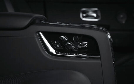 Rolls-Royce Cullinan, 2025 год, 69 000 000 рублей, 32 фотография
