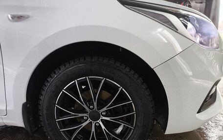 Hyundai Solaris II рестайлинг, 2017 год, 1 300 000 рублей, 11 фотография
