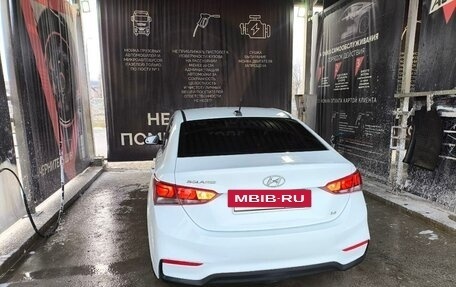 Hyundai Solaris II рестайлинг, 2017 год, 1 300 000 рублей, 3 фотография