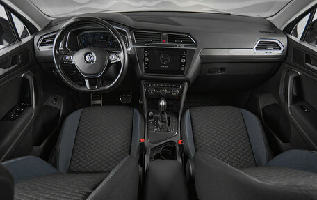 Volkswagen Tiguan II, 2019 год, 2 300 000 рублей, 8 фотография