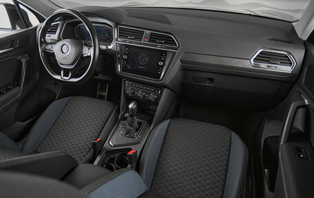 Volkswagen Tiguan II, 2019 год, 2 300 000 рублей, 9 фотография