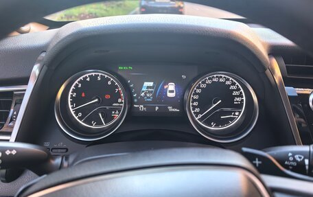 Toyota Camry, 2018 год, 2 650 000 рублей, 2 фотография