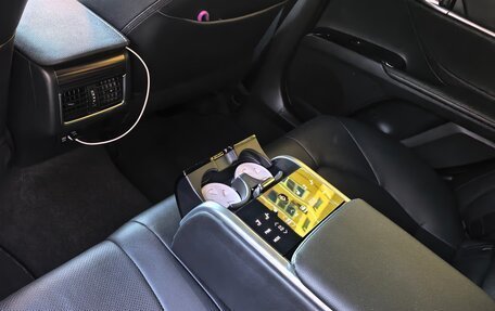 Toyota Camry, 2018 год, 2 650 000 рублей, 5 фотография