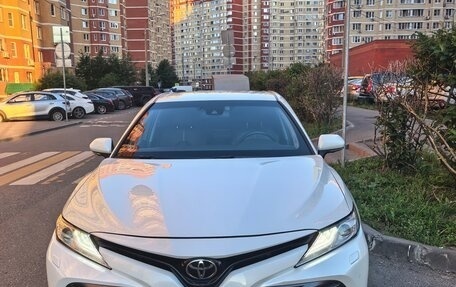 Toyota Camry, 2018 год, 2 650 000 рублей, 17 фотография