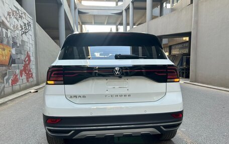 Volkswagen T-Cross I, 2023 год, 1 573 000 рублей, 5 фотография