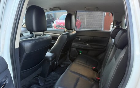 Mitsubishi Outlander III рестайлинг 3, 2013 год, 1 575 000 рублей, 10 фотография