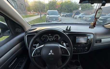 Mitsubishi Outlander III рестайлинг 3, 2013 год, 1 575 000 рублей, 13 фотография