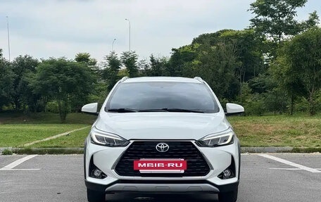 Toyota Yaris, 2022 год, 1 271 000 рублей, 2 фотография