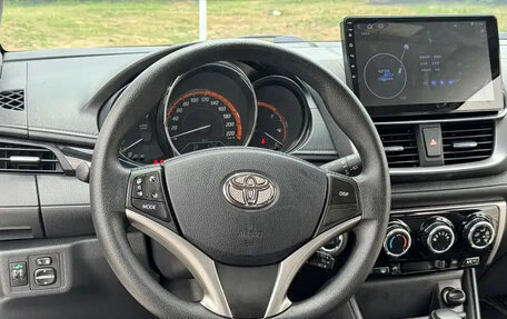 Toyota Yaris, 2022 год, 1 271 000 рублей, 12 фотография
