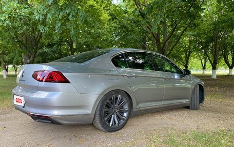 Volkswagen Passat B8 рестайлинг, 2021 год, 2 450 000 рублей, 3 фотография