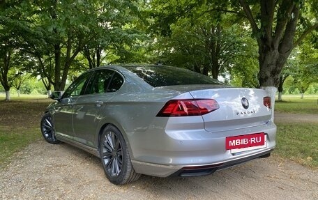 Volkswagen Passat B8 рестайлинг, 2021 год, 2 450 000 рублей, 4 фотография