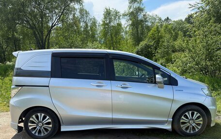 Honda Freed I, 2013 год, 949 999 рублей, 5 фотография