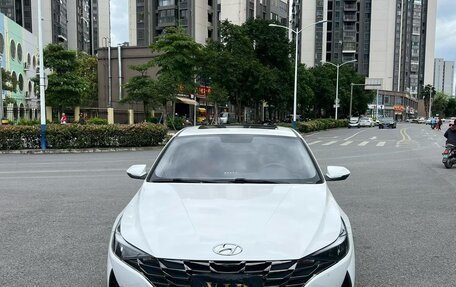 Hyundai Elantra, 2022 год, 1 320 000 рублей, 2 фотография