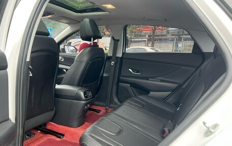 Hyundai Elantra, 2022 год, 1 320 000 рублей, 8 фотография