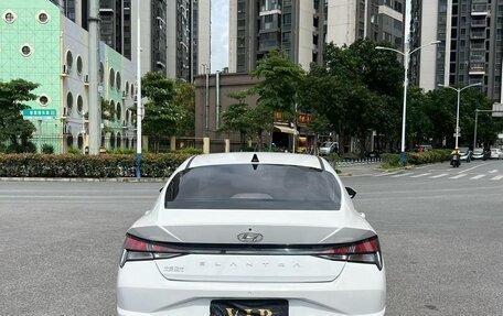 Hyundai Elantra, 2022 год, 1 320 000 рублей, 5 фотография