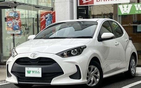 Toyota Yaris, 2022 год, 950 100 рублей, 1 фотография