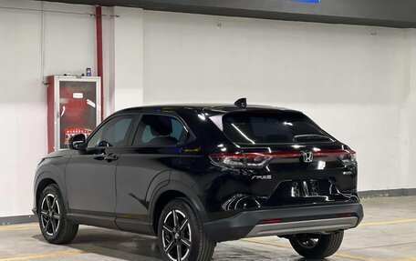 Honda Vezel, 2023 год, 1 720 000 рублей, 6 фотография