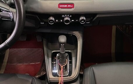 Honda Vezel, 2023 год, 1 680 000 рублей, 9 фотография