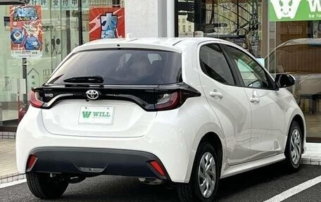 Toyota Yaris, 2022 год, 950 100 рублей, 4 фотография