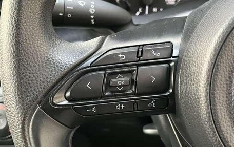 Toyota Yaris, 2022 год, 950 100 рублей, 8 фотография