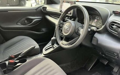 Toyota Yaris, 2022 год, 950 100 рублей, 6 фотография