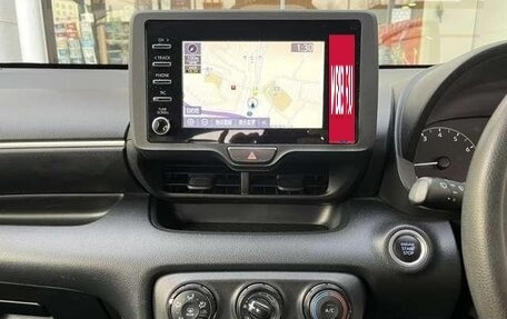 Toyota Yaris, 2022 год, 950 100 рублей, 11 фотография