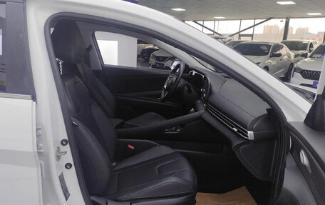 Hyundai Elantra, 2022 год, 1 330 000 рублей, 6 фотография