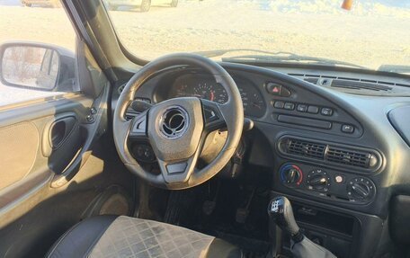 Chevrolet Niva I рестайлинг, 2011 год, 300 000 рублей, 3 фотография