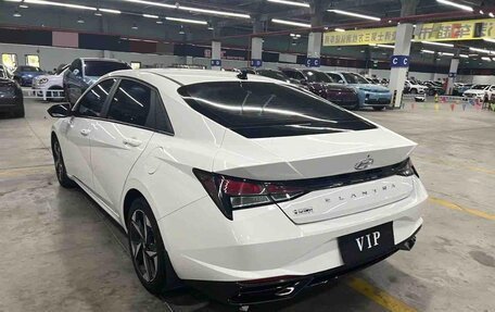 Hyundai Elantra, 2022 год, 1 350 000 рублей, 4 фотография