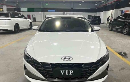 Hyundai Elantra, 2022 год, 1 350 000 рублей, 2 фотография
