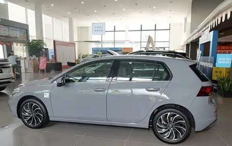 Volkswagen Golf VIII, 2024 год, 2 405 000 рублей, 3 фотография