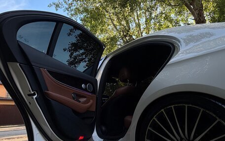 Mercedes-Benz E-Класс, 2016 год, 3 000 000 рублей, 9 фотография