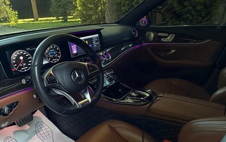 Mercedes-Benz E-Класс, 2016 год, 3 000 000 рублей, 12 фотография
